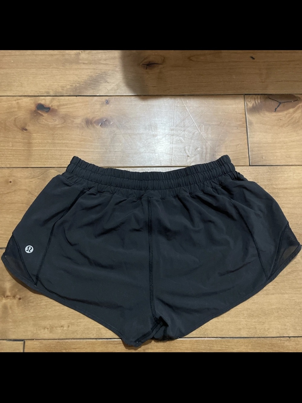 Lululemon Hotty Hot Low-Rise Black Lined Running Shorts Women's Size 6 EUC